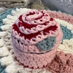 Crocheted Pink and Red rose candle